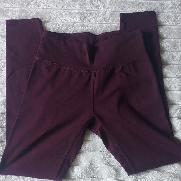 Aerie Women's Black and Burgundy Leggings - Picture 5 of 13